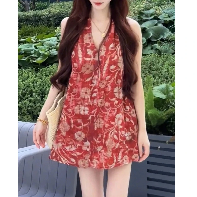 法式独特小上衣女夏季气质高级设计感时尚巨好看红色碎花挂脖衬衫