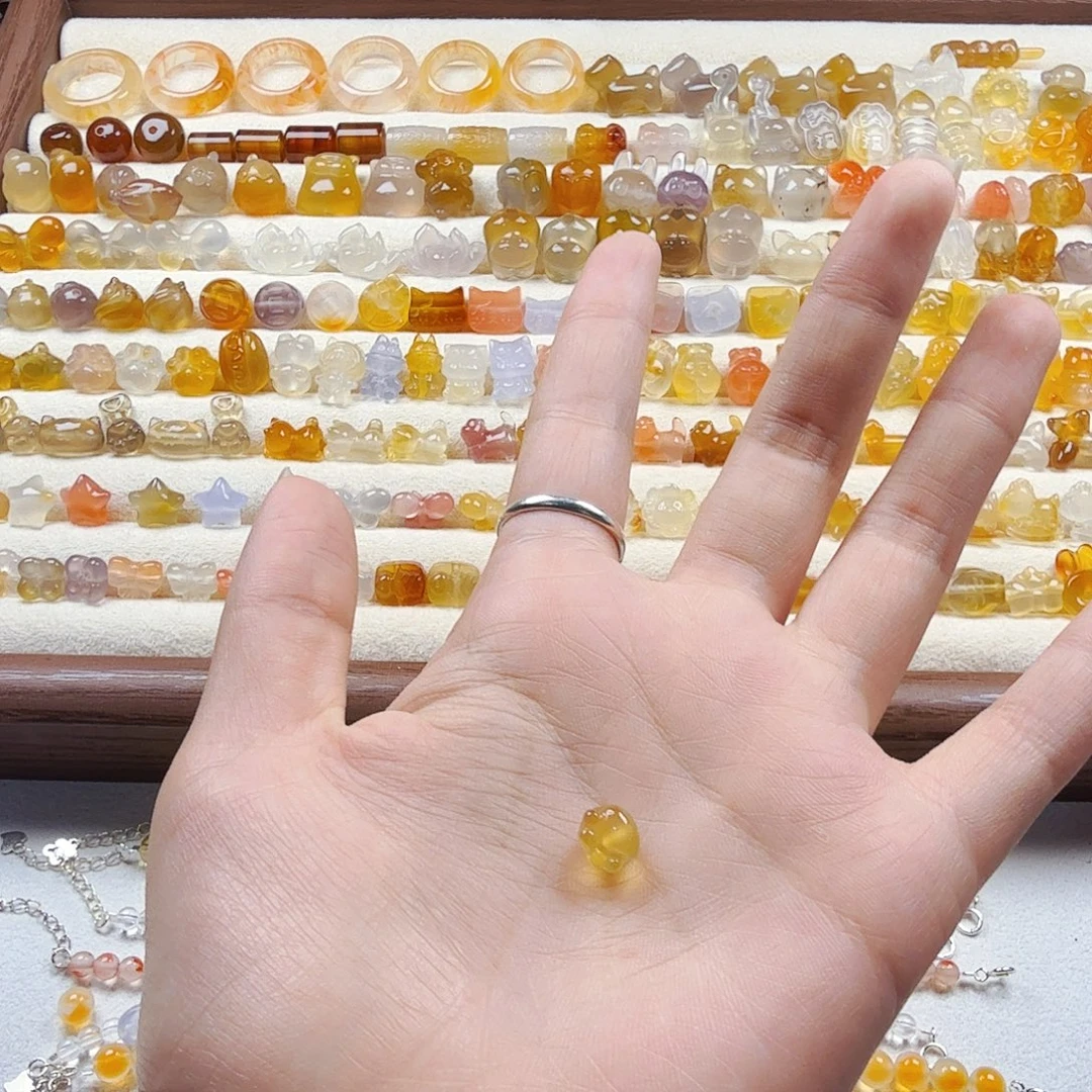 大***赖玛瑙/玉髓颈饰合金