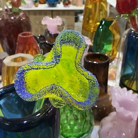 琉璃花瓶高48厘米宽6厘米