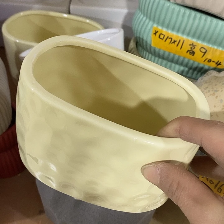 陶盆有孔 瑕疵针孔漏釉介意勿拍外口 13*7外高9