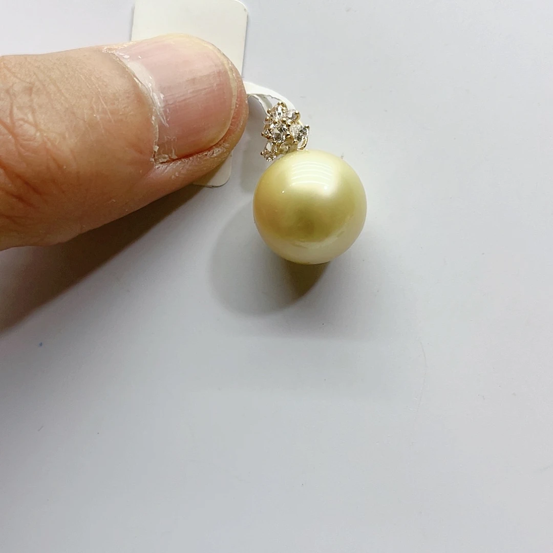 海水珍珠颈饰18K金镶嵌