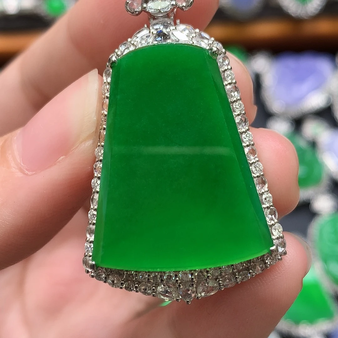 1***h翡翠18K金镶嵌颈饰