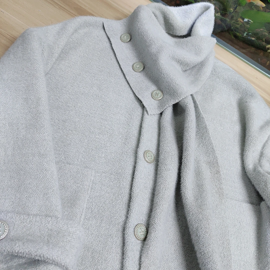 冬天带围巾一件暖烘烘的羊毛大衣