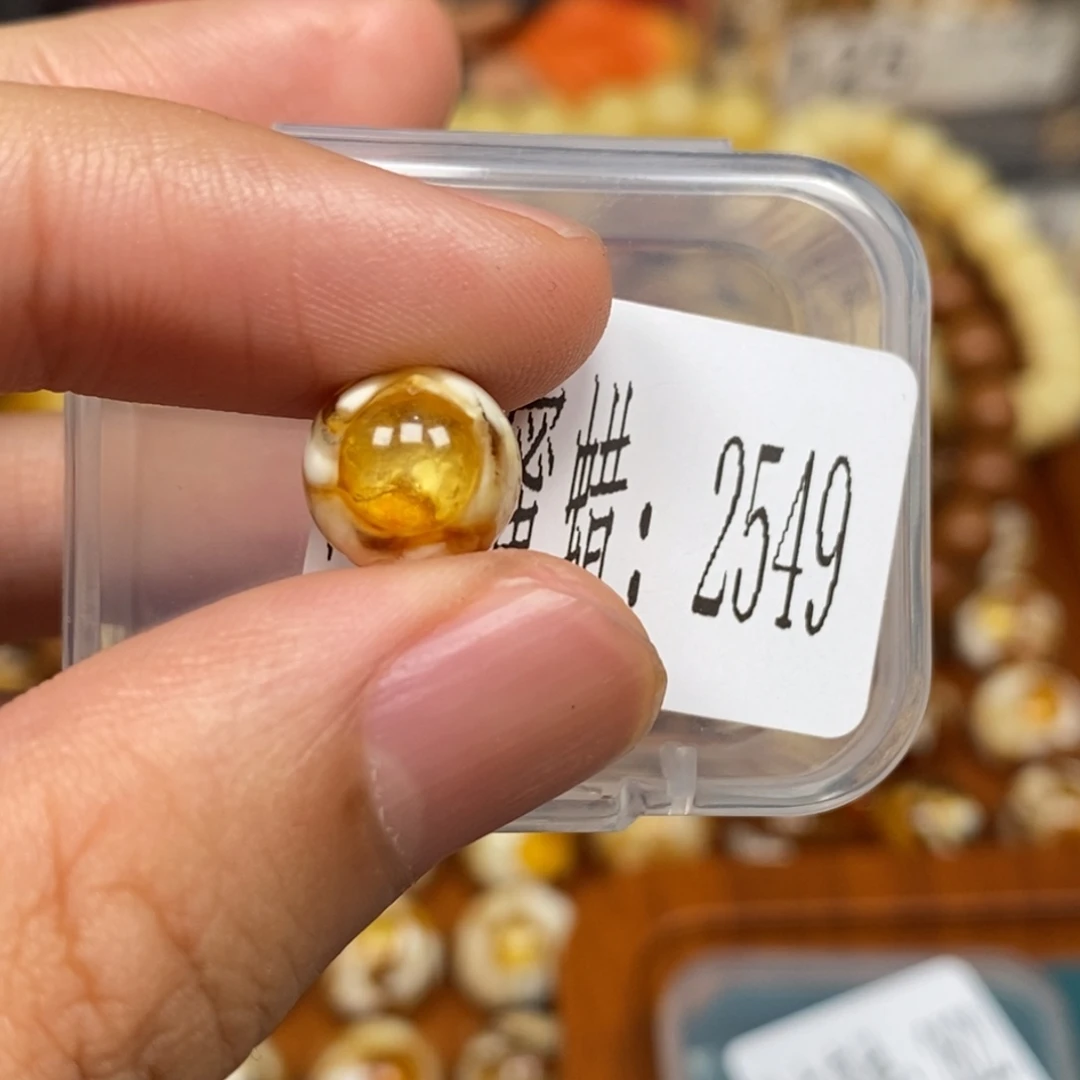 蜜蜡未镶嵌珠宝奇石2549