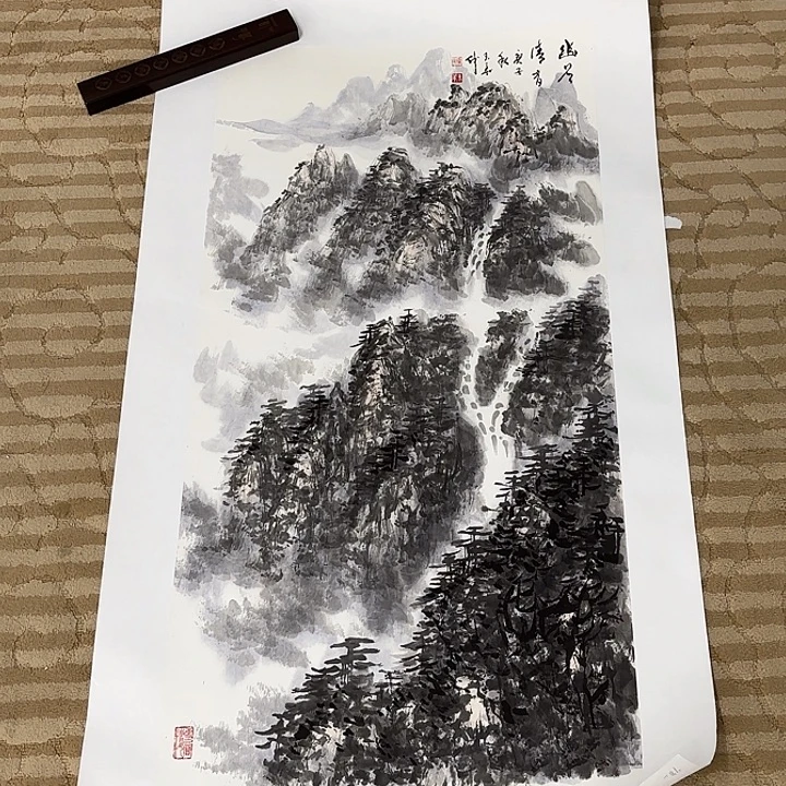 国画花鸟等多种鸟类的栖息