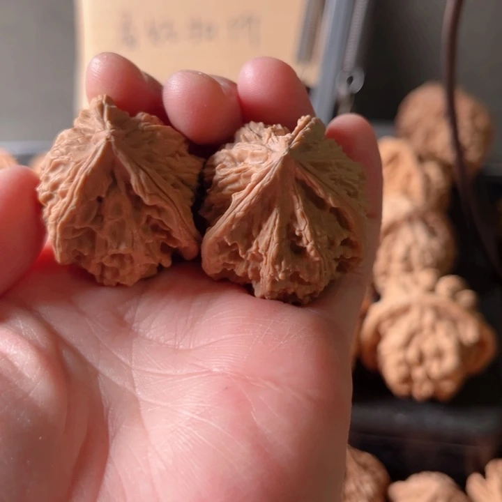 天***泪文玩核桃吊坠文玩