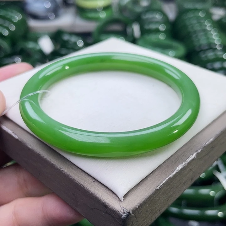 未镶嵌手镯和田玉（碧玉）