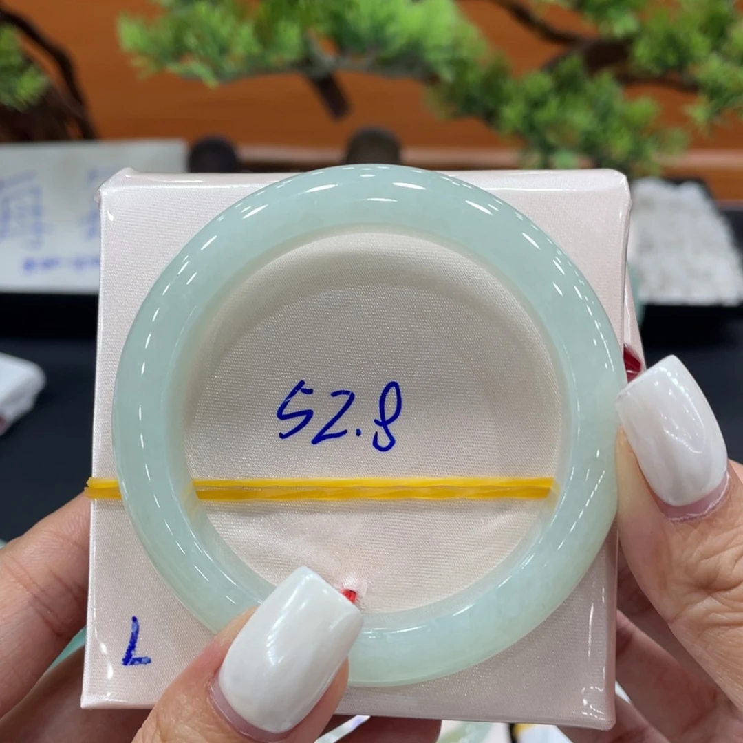 未镶嵌手镯翡翠缅甸