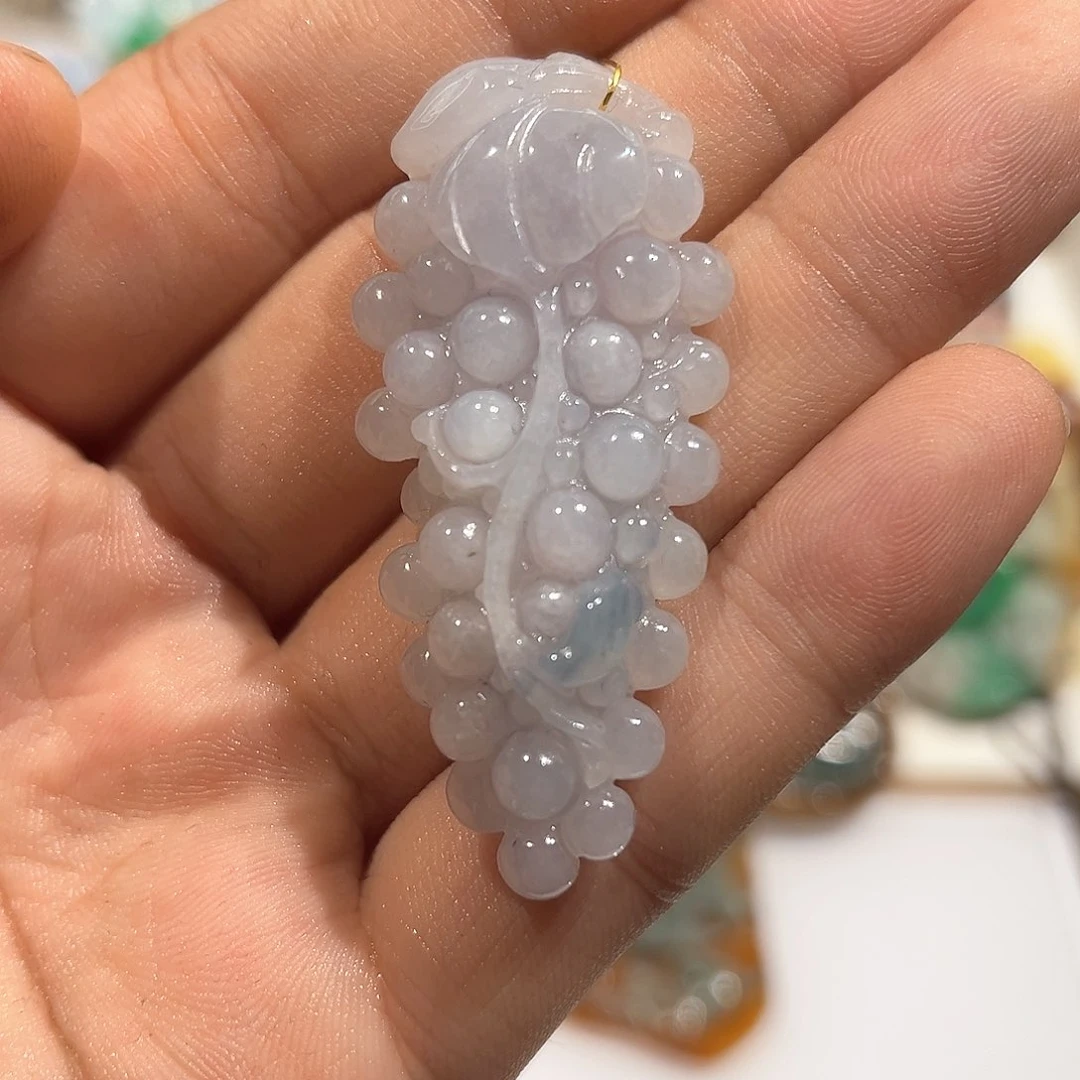 翡翠未镶嵌颈饰挂件