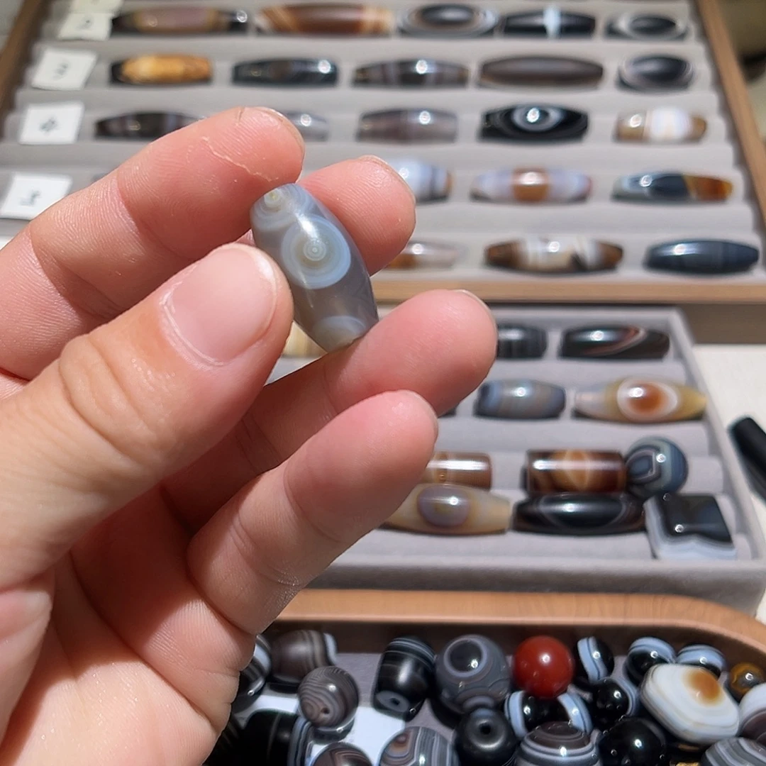 午***旁玛瑙/玉髓未镶嵌颈饰