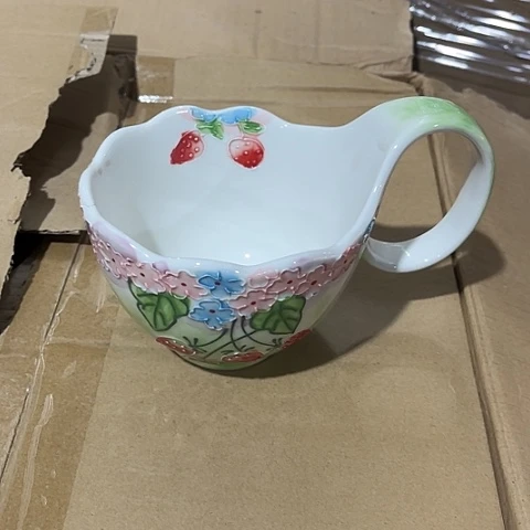 微瑕，不能明火，口径11高8草莓