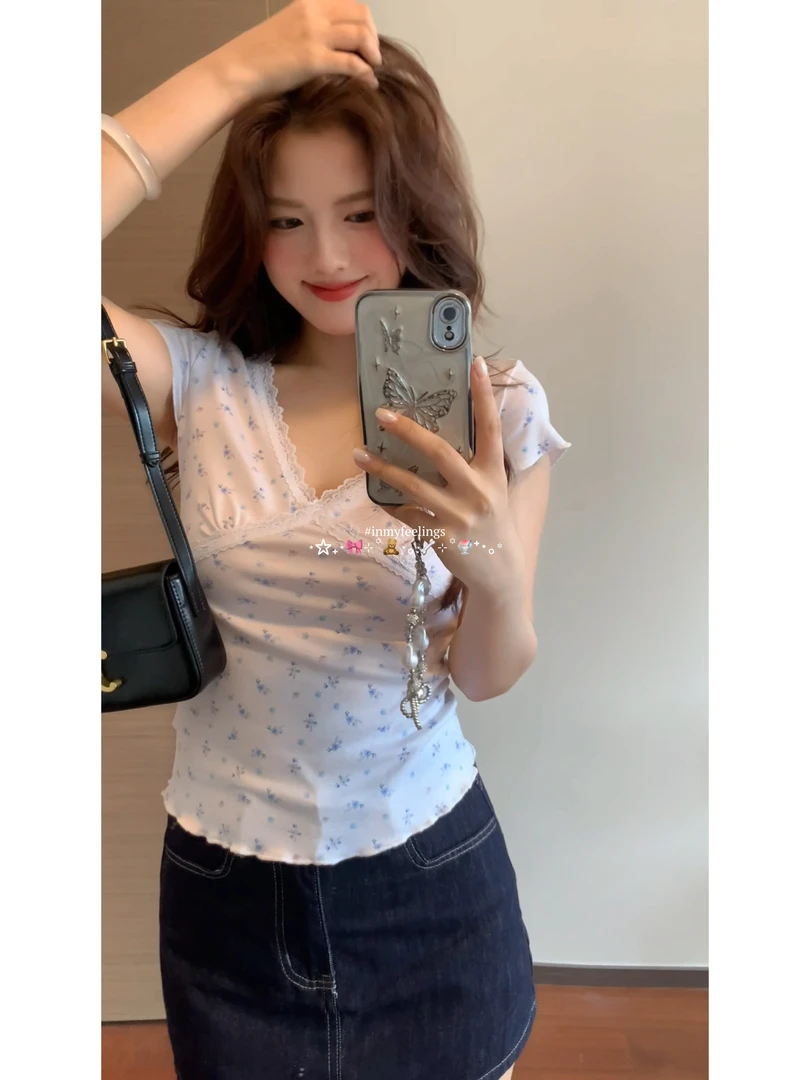 【肉肉】韩系碎花V领短袖T恤女夏季纯欲田园风修身显瘦设计感上衣