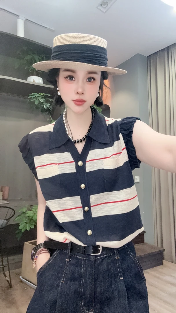 【YUANJIE】新款时尚V领拼色条纹小飞袖针织开衫女宽松显瘦洋气上衣