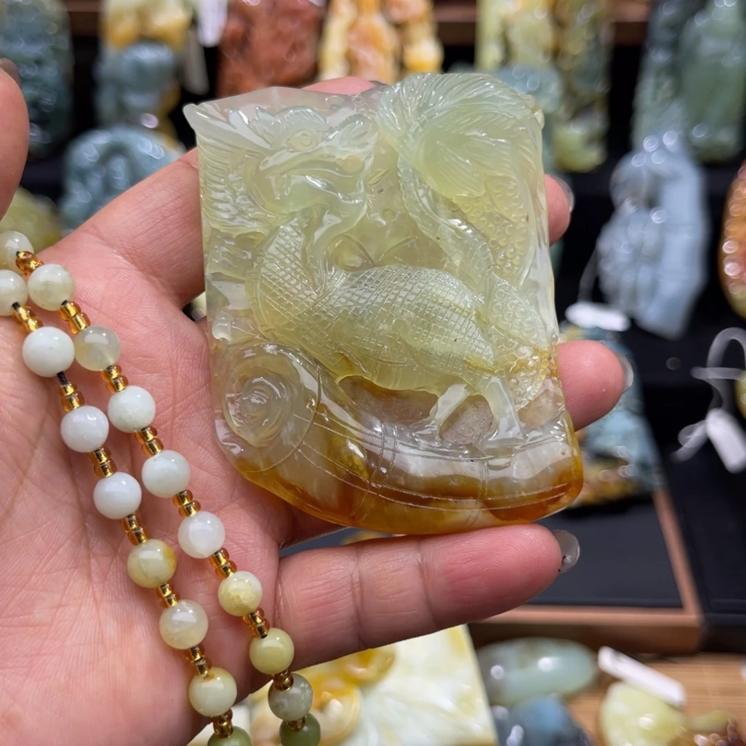 蛇纹石玉未镶嵌颈饰