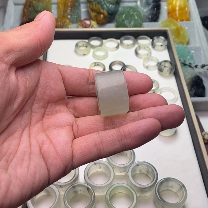 蛇纹石玉手把件未镶嵌尛*龘