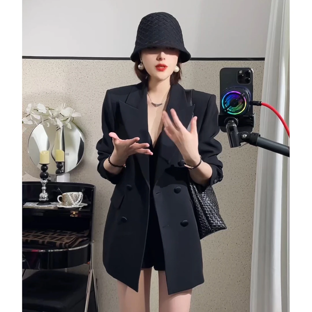 构筑极简艺术美感 Designe新款高级蚂蚁腰款黑色西装外套女气质