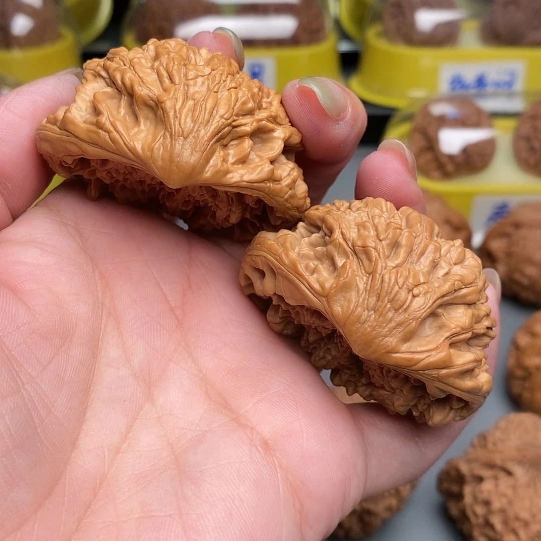 木质类文玩核桃蛇头一对