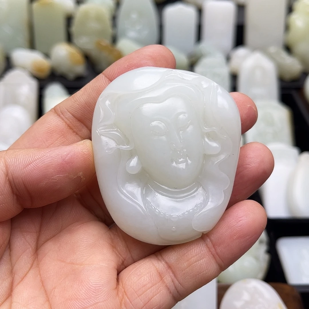 和田玉颈饰未镶嵌