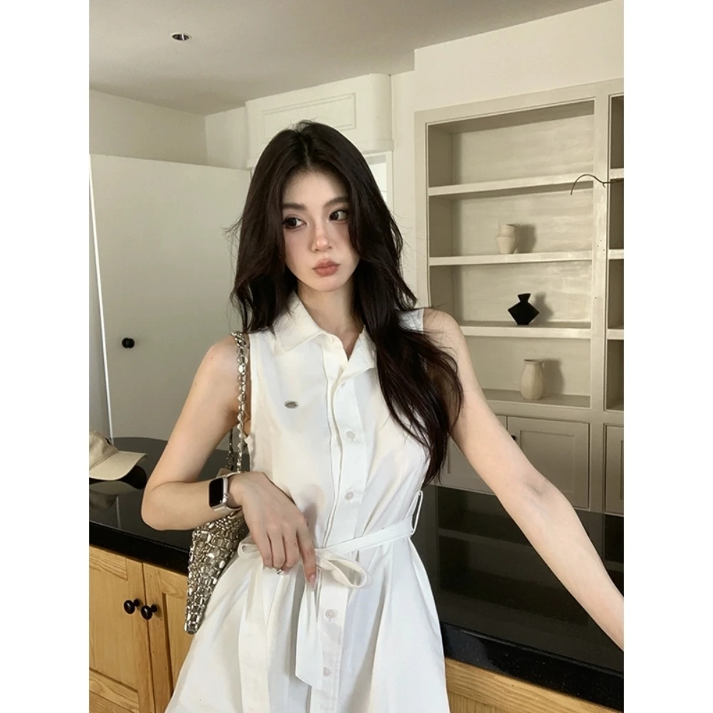 法式初恋白色无袖显瘦女夏季小马刺绣气质翻领修身通勤短款裙子