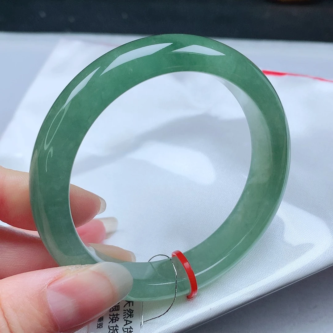 翡翠手镯未镶嵌57圈