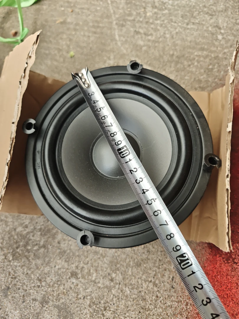 99新  6.5寸宽边低音喇叭一个的价格。