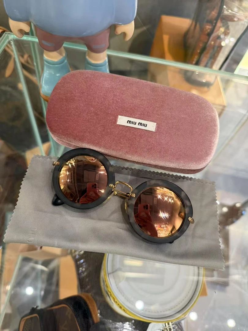 99新 MIU MIU/缪缪 帝爵奢品/缪缪/太阳镜