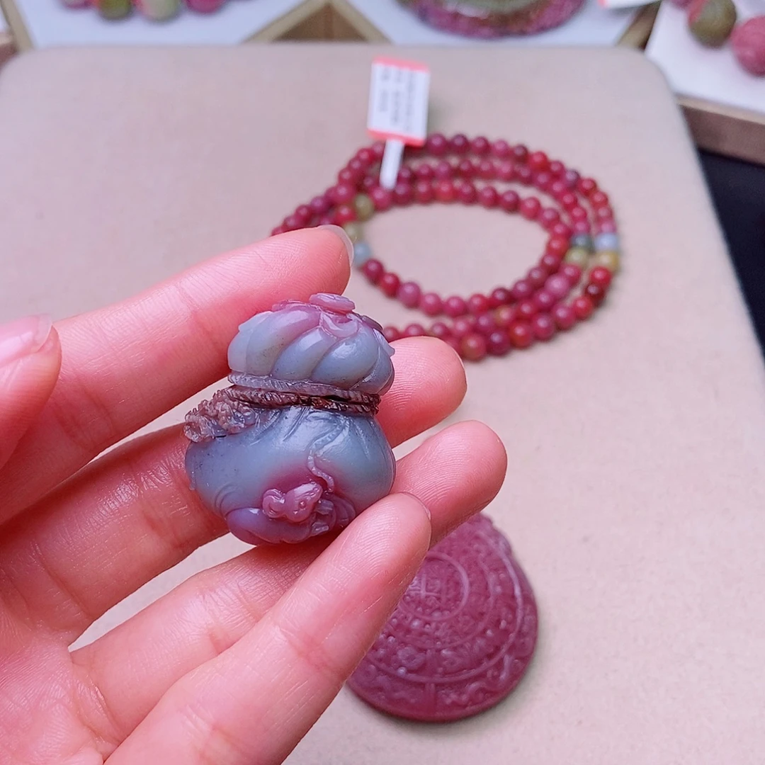 莫***开玛瑙/玉髓未镶嵌珠宝奇石盐源玛瑙定制