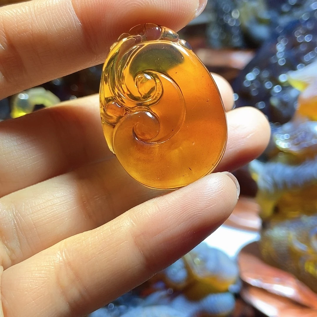 未镶嵌颈饰琥珀缅甸天然琥珀吊坠