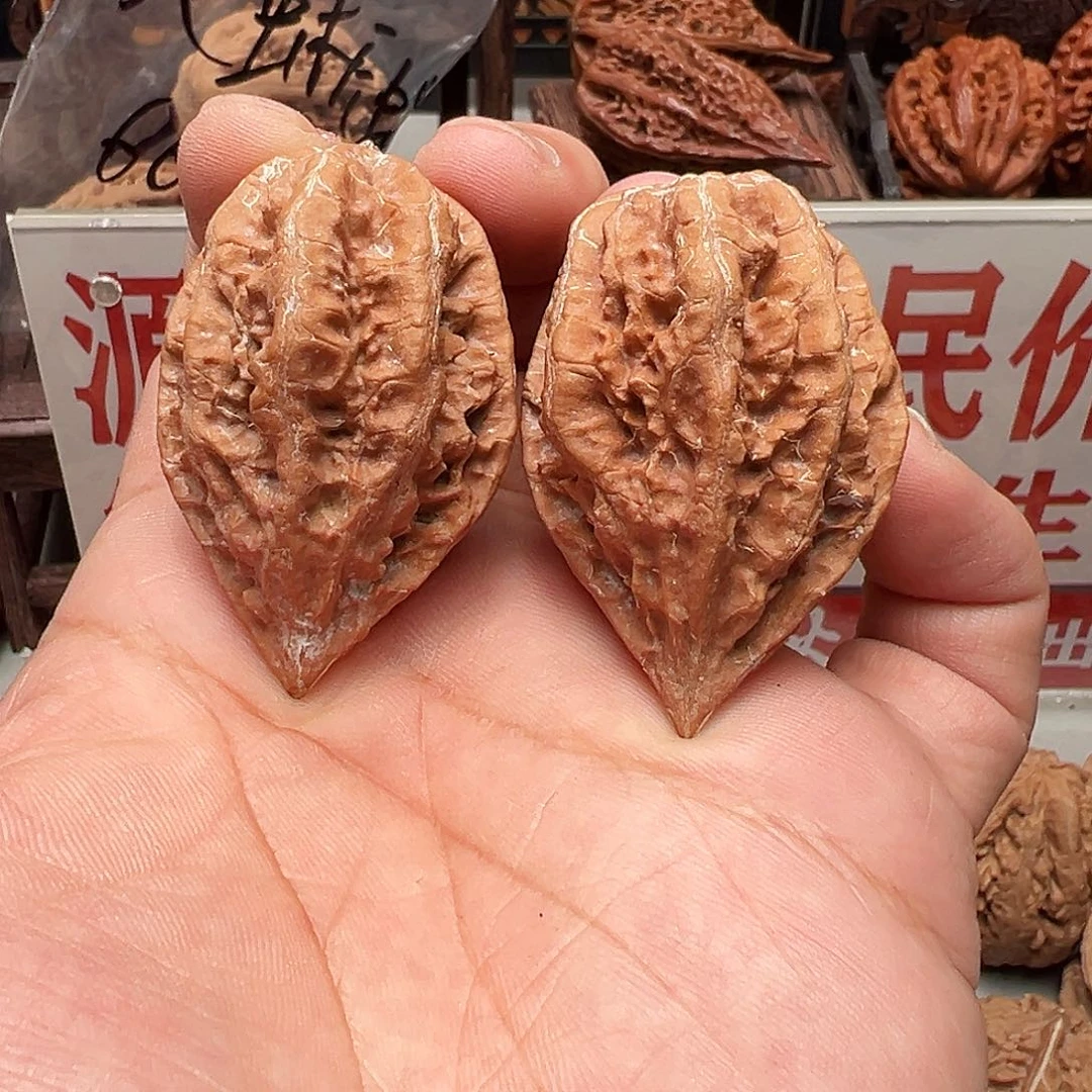 吊坠文玩核桃红龙鸡心
