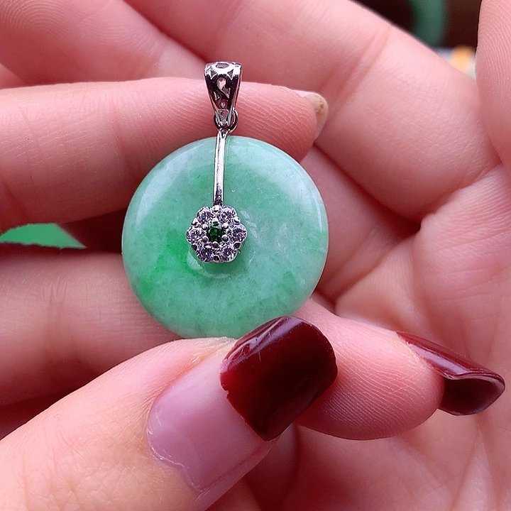 翡翠颈饰银S925镶嵌翡翠