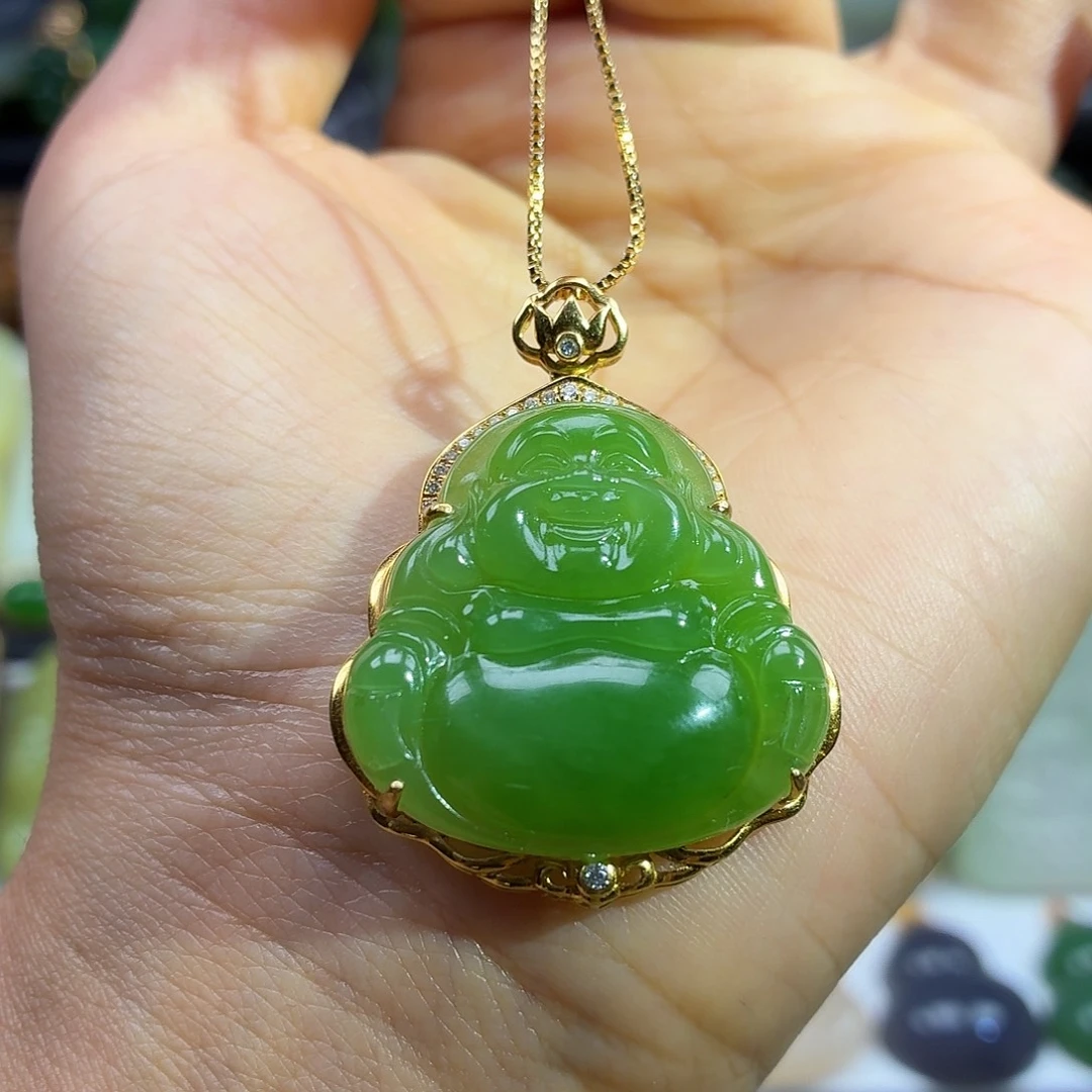 和田玉18K金镶嵌颈饰苹果绿