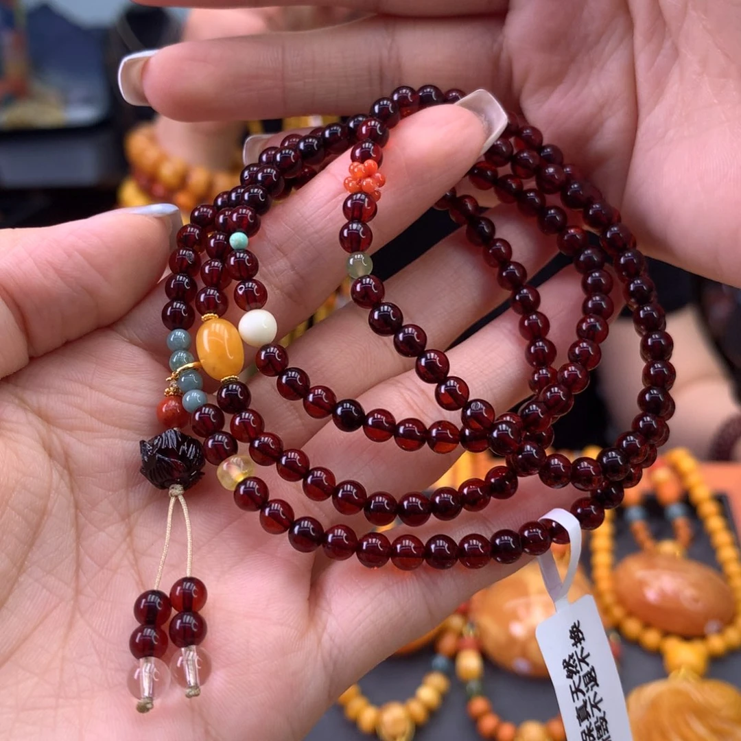 未镶嵌血珀手串多样性发