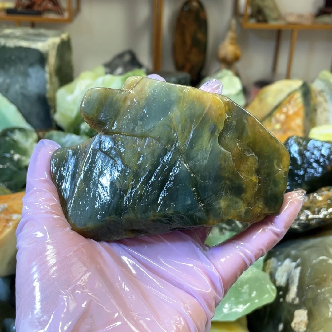 蛇纹石玉未镶嵌中国四大名玉简易