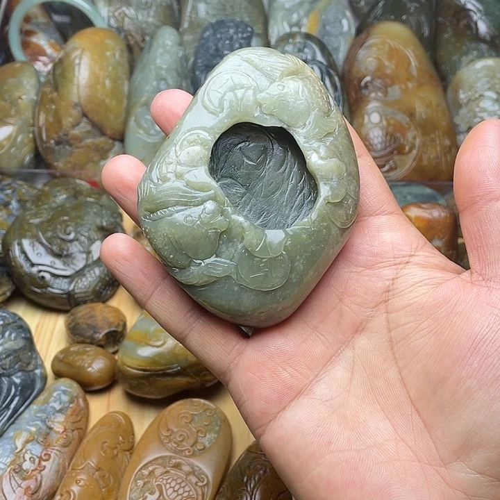 和田玉未镶嵌挂件