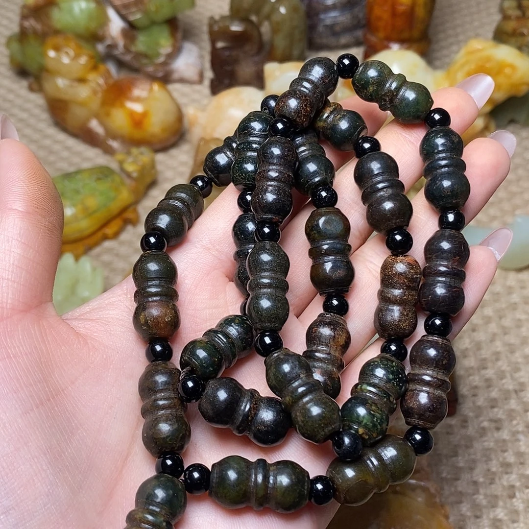 未镶嵌蛇纹石玉颈饰