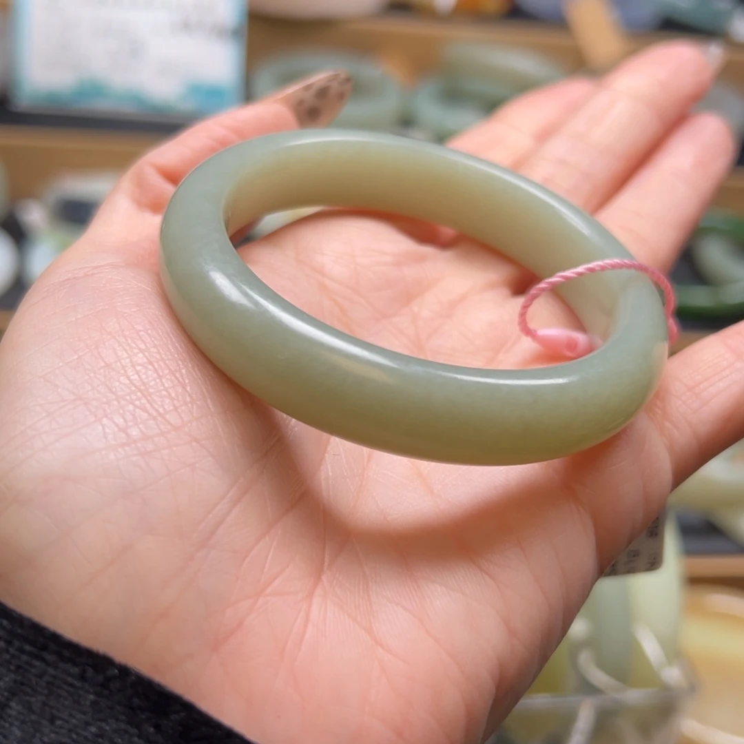 和田玉（糖玉）未镶嵌手镯