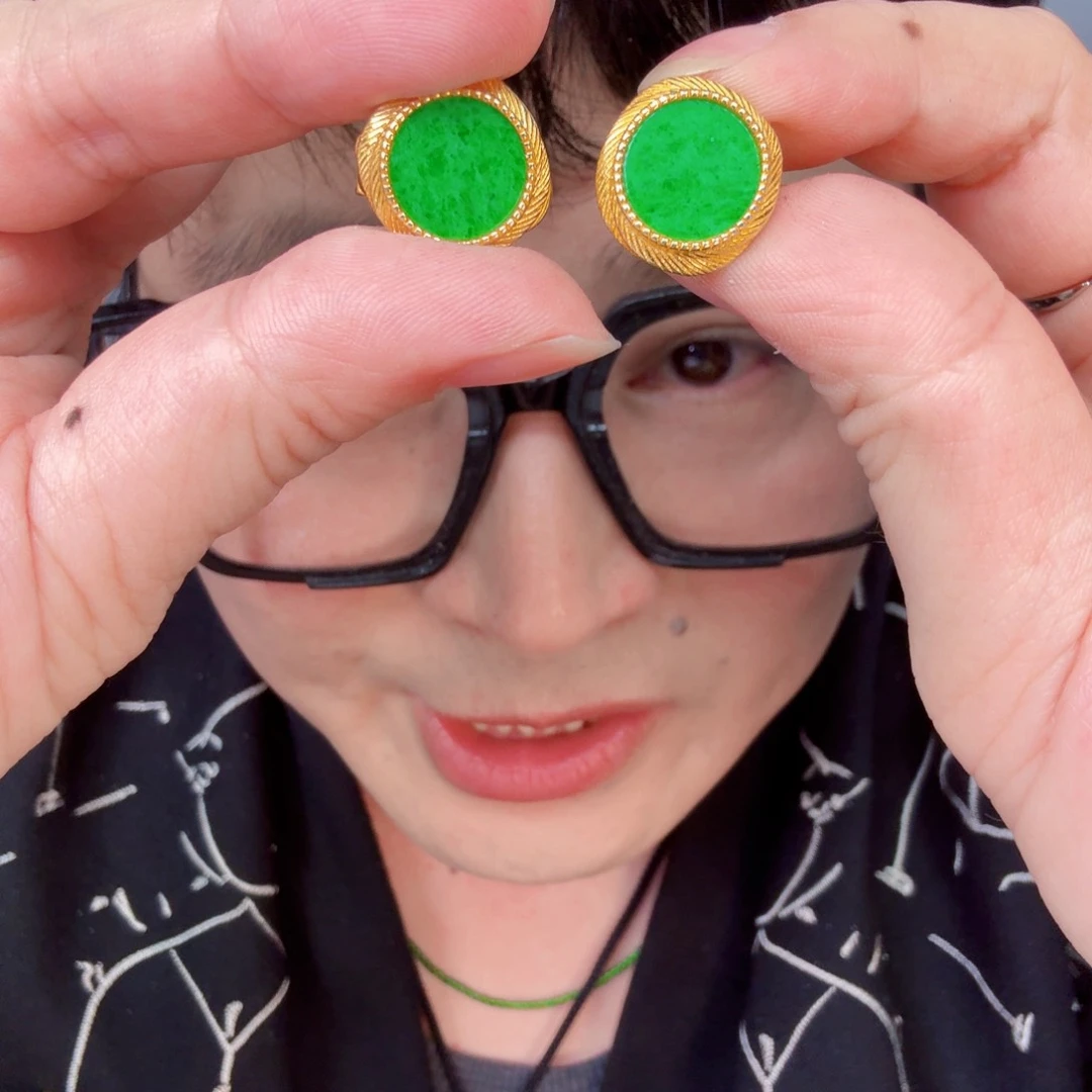 翡翠颈饰未镶嵌一对