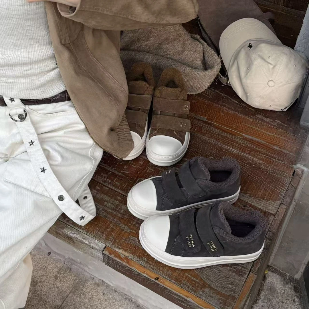 小发喵「柔暖绒面魔术贴休闲鞋｜厚底潮靴焕启冬日风情新高度」