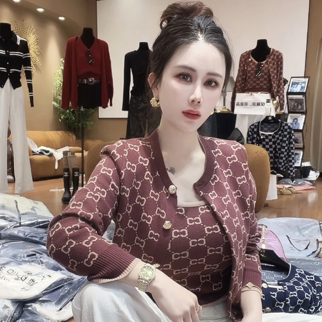 婷子-VIP•家订制款双G提花针织开衫➕针织吊带两件套（8-3893-6）