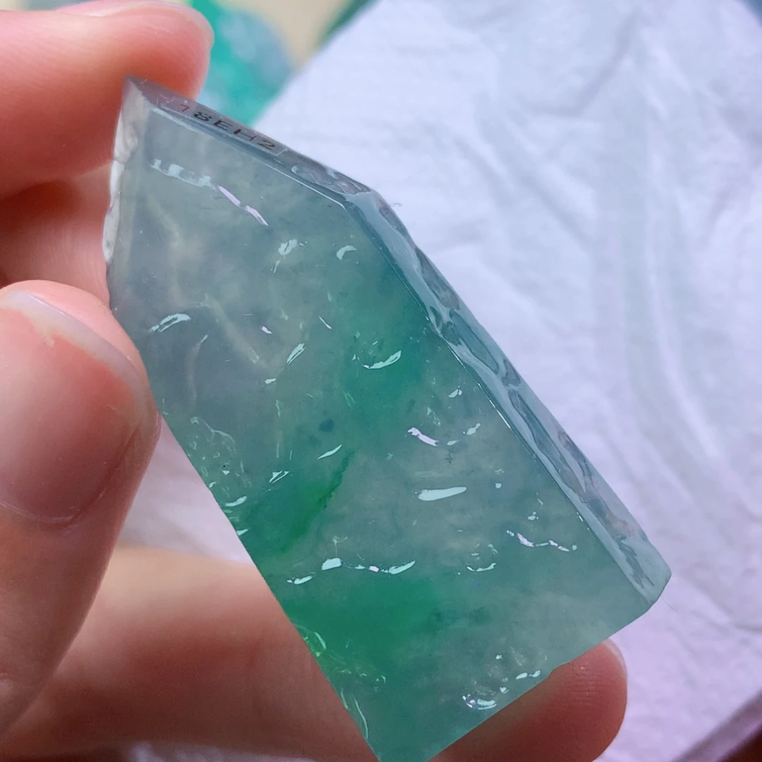 翡翠未镶嵌吊坠(赠链) 5664