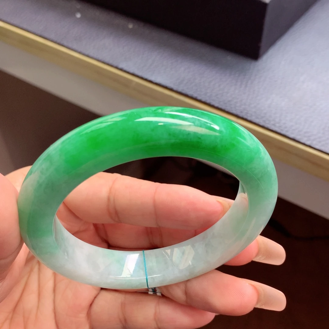 未镶嵌手镯翡翠缅甸