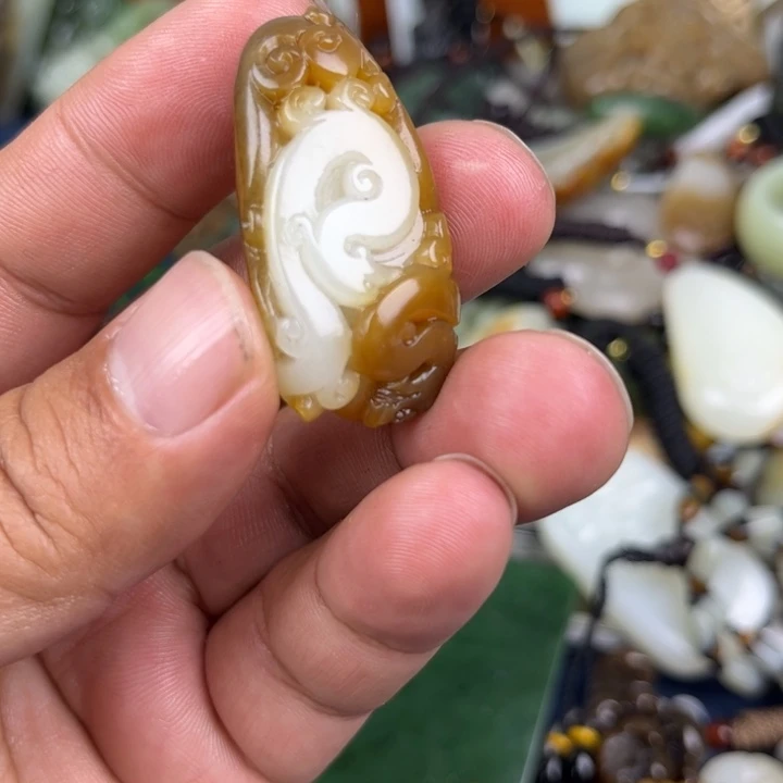 和田玉颈饰未镶嵌