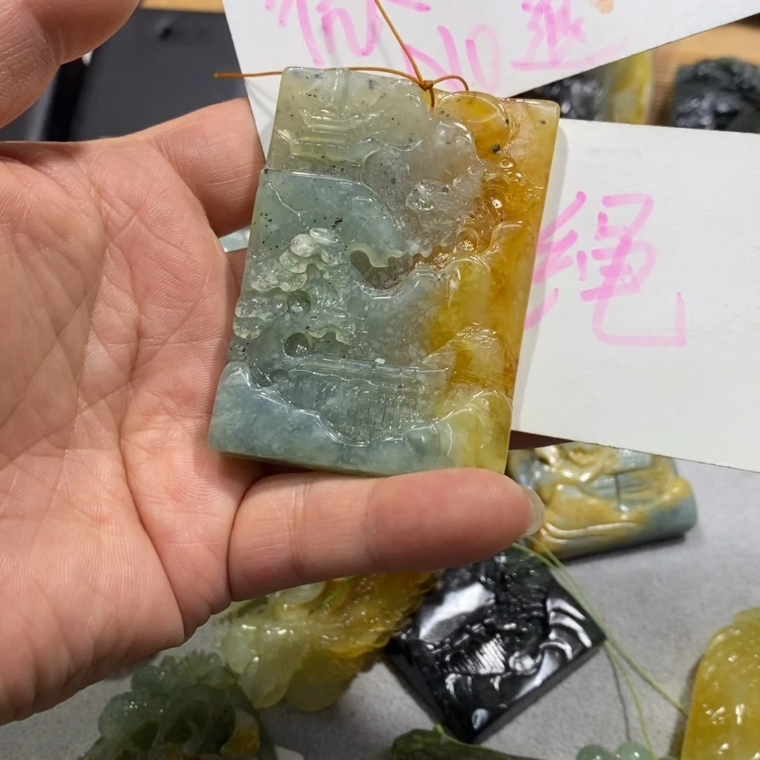 蛇纹石玉颈饰未镶嵌