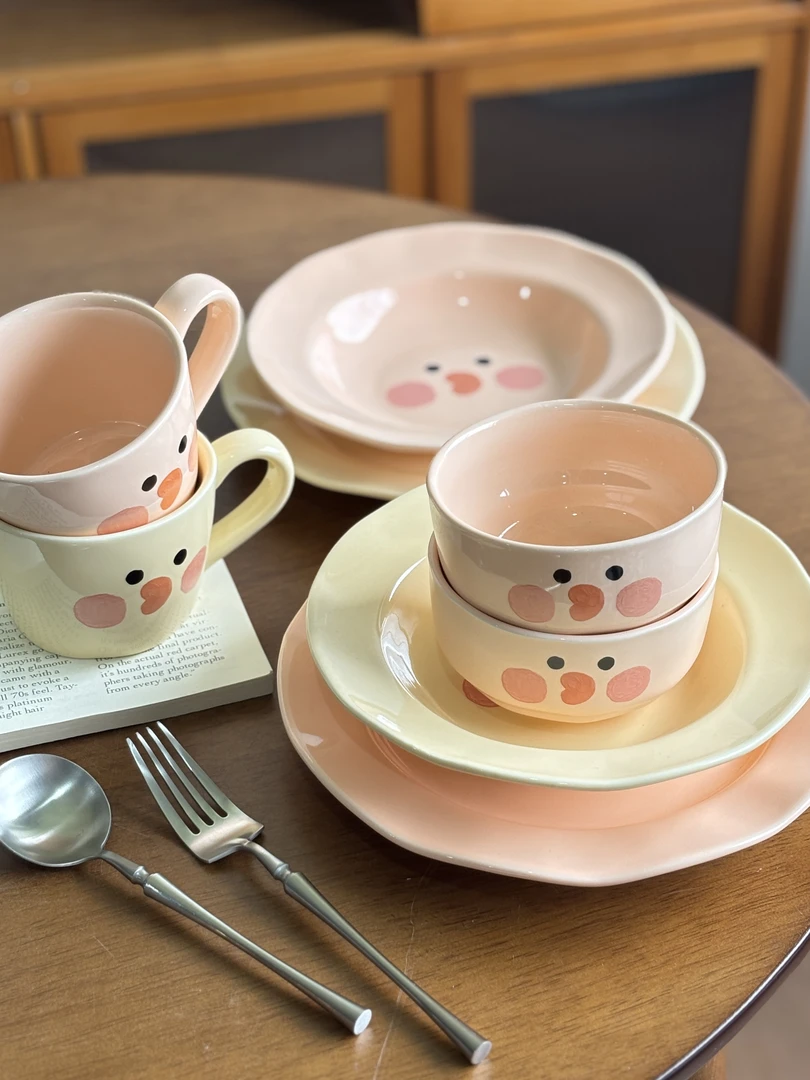 可爱卡通莎莉鸡陶瓷碗盘杯家用陶瓷餐盘米饭碗早餐杯咖啡杯