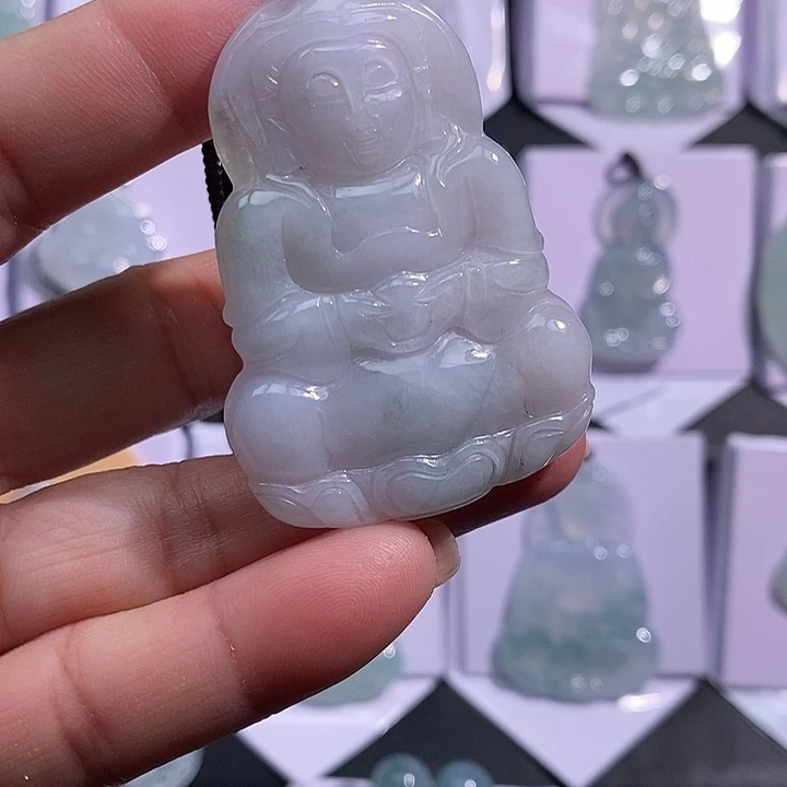 翡翠未镶嵌颈饰观音