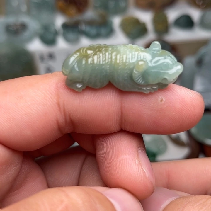 颈饰未镶嵌翡翠老虎