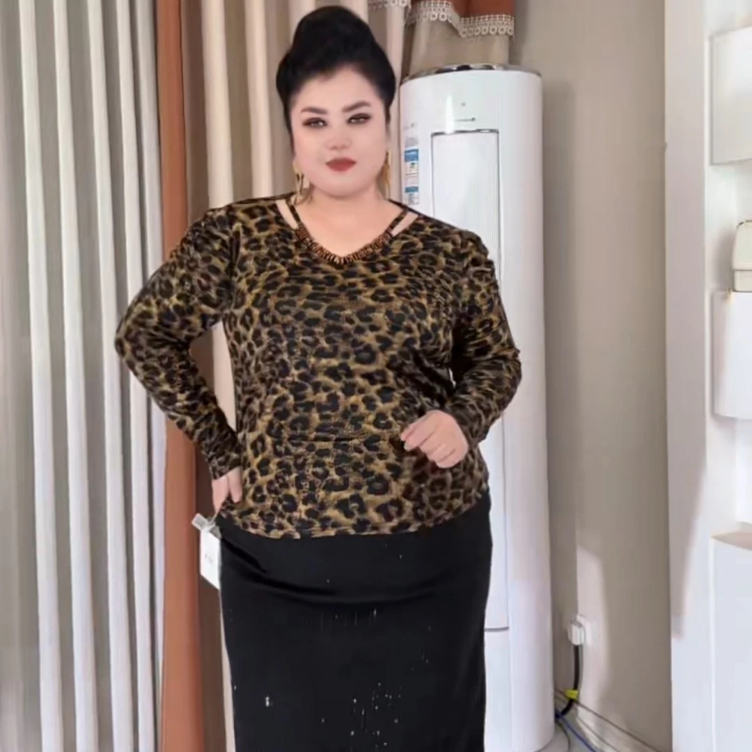 温柔韩系气质V领豹纹上衣和半身裙