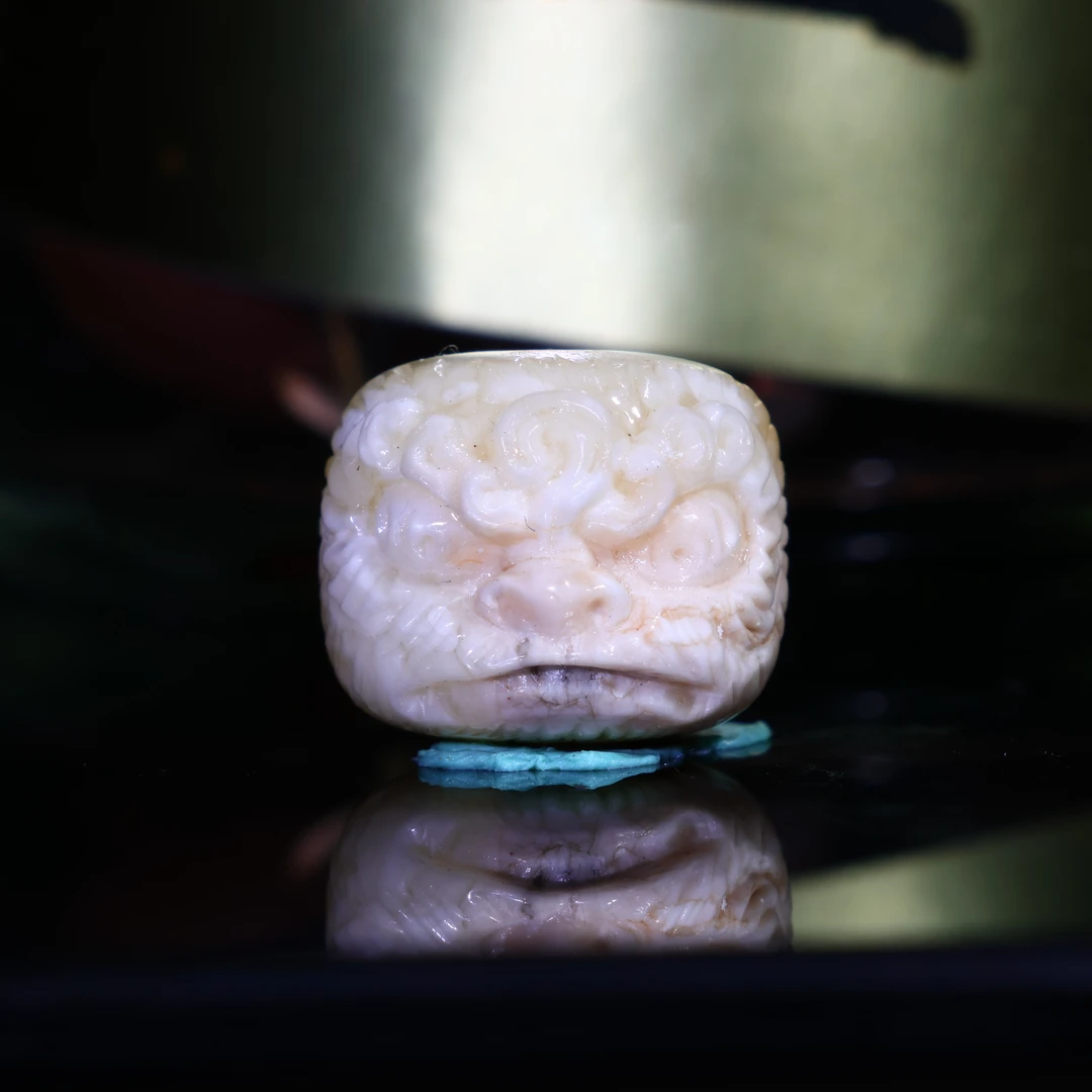 16m兽珠墩子原矿一物一图雕刻白蜡醒狮特色顶珠蜜蜡配饰16*13-S9