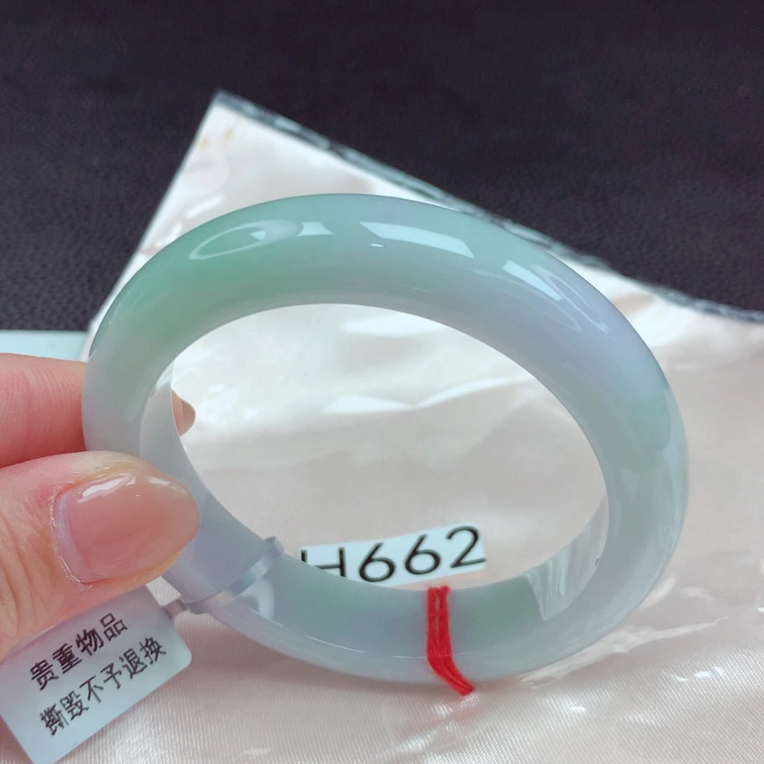 翡翠手镯未镶嵌手镯88