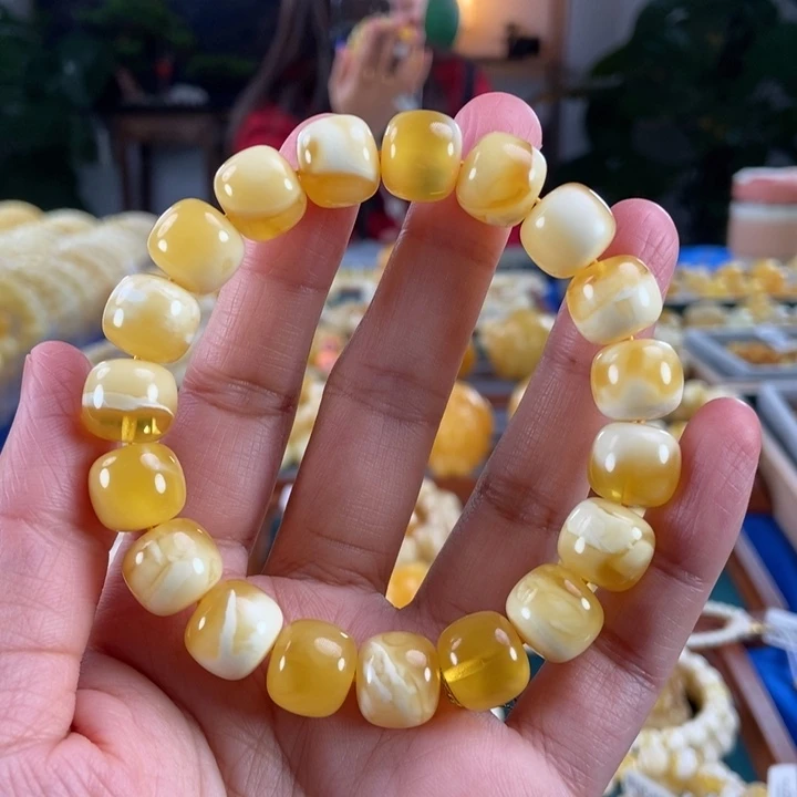 琥珀未镶嵌珠宝奇石12+金白妖花老型22.29